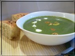 Витаминный изумрудный суп со шпинатом и зеленым горошком 