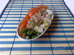 Теплый салат с зеленой фасолью и тунцом.
