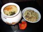 Жаркое в горшочках ( куринные потрошки с рисом )