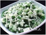 Яичный салат с зеленым луком и огурцом