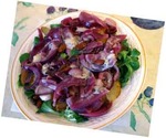 Салат из груши с карамелизированным луком и миндалем(вариант)