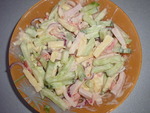 Овощной салат с ветчиной и сыром