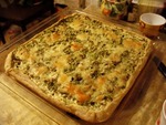 Лоранский пирог с курицей, грибами и брокколи