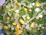 Салат со шпинатом и кукурузой