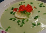 Суп-пюре из авокадо “Красные острова”.