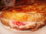 Гренки с клубникой и маскарпоне
