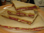 ПИРОГ С САЛЯМИ И СЫРОМ.