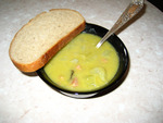 Гороховый суп со свиной рулькой