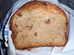 Пшенично-ржаной хлеб с охотничьим колбасками,сыром и персилладой в хлебопечке