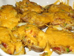 Картофельные шкурки с беконом и сыром