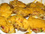 Картофельные шкурки с беконом и сыром