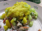 Салат с крабами и манго