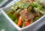 салат из тунца и зеленой фасоли с омлетом