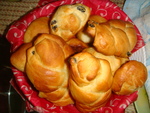 Сдобные булочки с изюмом