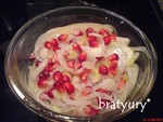 Лук репчатый под уксусом и растительным маслом. 