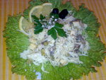 Капустный салат с курицей и горошком